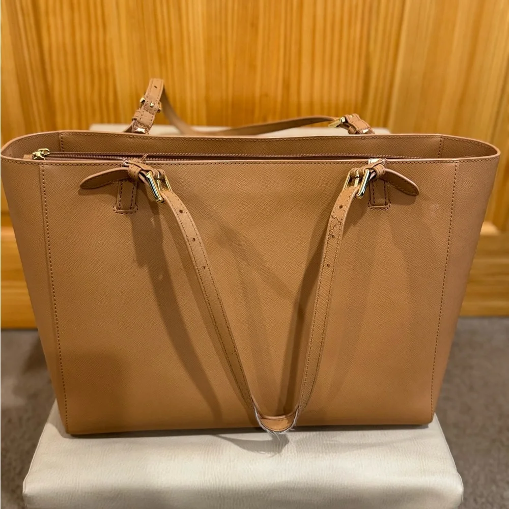 Tory Burch Caramel Leather Tote with Gold Logo - Picture 2 of 14